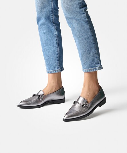 大人も着やすいシンプルファッション Women's loafers, in metallic gray - Paul Green 靴